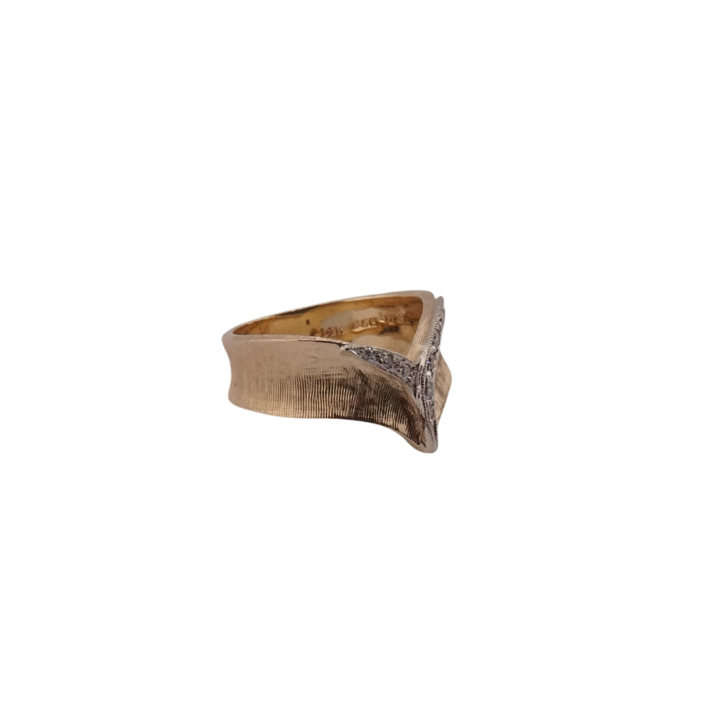 Diamond V Ring