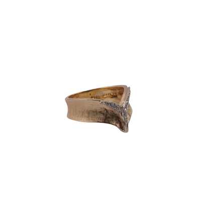 Diamond V Ring